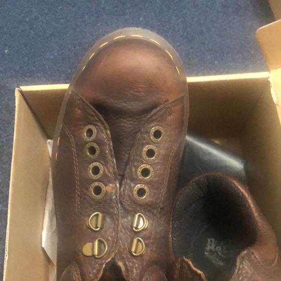 Shoes - Picture 5 of 7